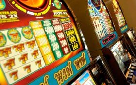 Cakar Naga kasino live dengan dealer cantik profesional